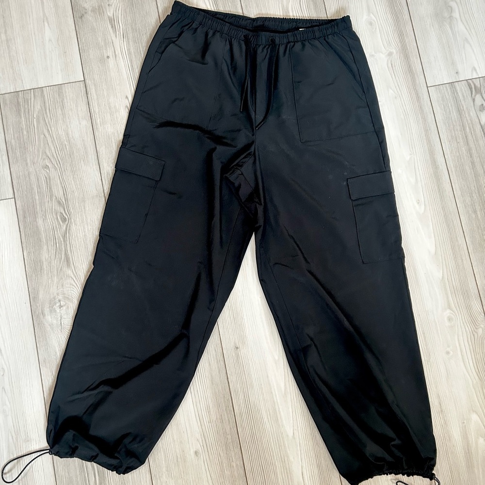 Gilly Hicks Classic Black Cargo Pants